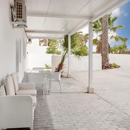 The Club - - Dining - Events * Σαν Μιγκέλ ντε Αμπόνα